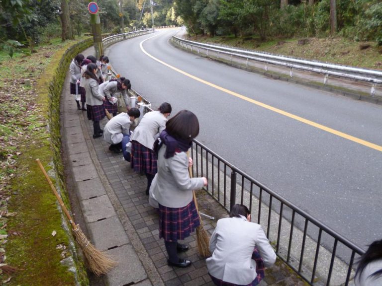 ３学期の地域清掃