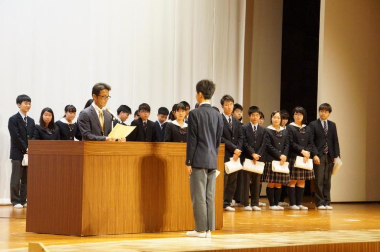 中学・３年生を送る会