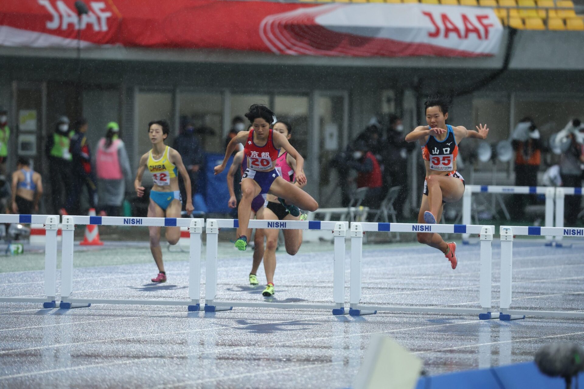 陸上競技部・国体300メートル障害で優勝 | 橘の風 | 京都橘